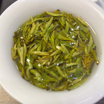 Hangzhou Ujiuzao Longjing Green Tea – 2025 First Spring Harvest · Ideal for Daily Brewing